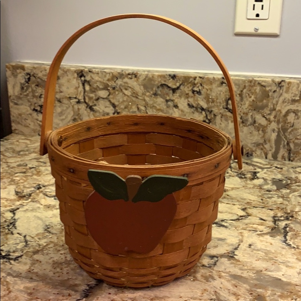 Longaberger Basket “small apple”